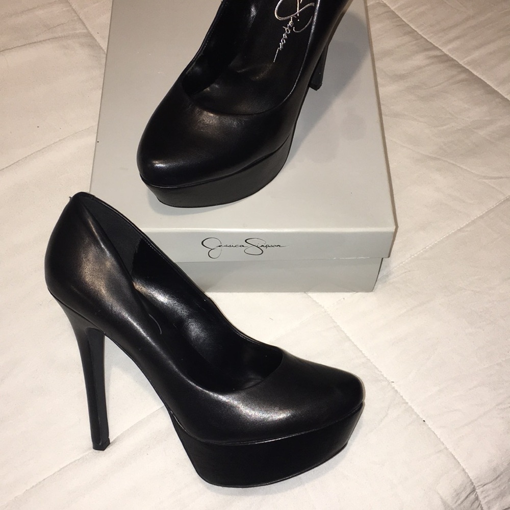 Heels, worn once, excellent condition